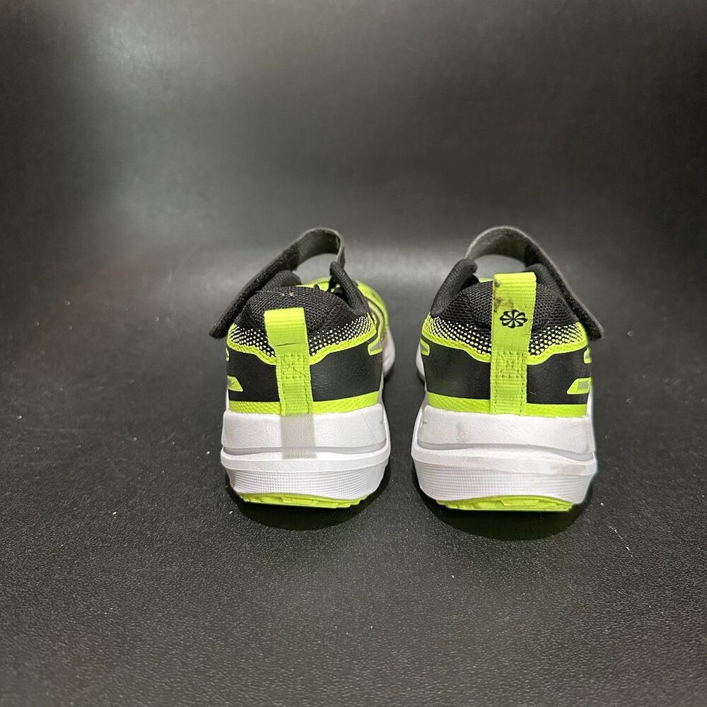 Nike Cosmic Runner PSV Kids Black Volt White Hook & Loop Low Top Sneaker 1Y - Picture 3 of 11